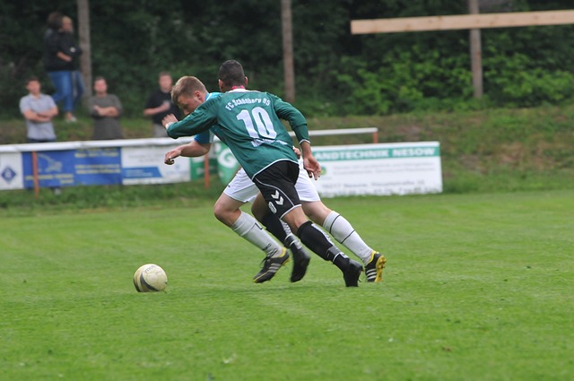 痛并快乐着！麦卡利斯特封堵马尔穆什射门后“破相”，但心情不错.